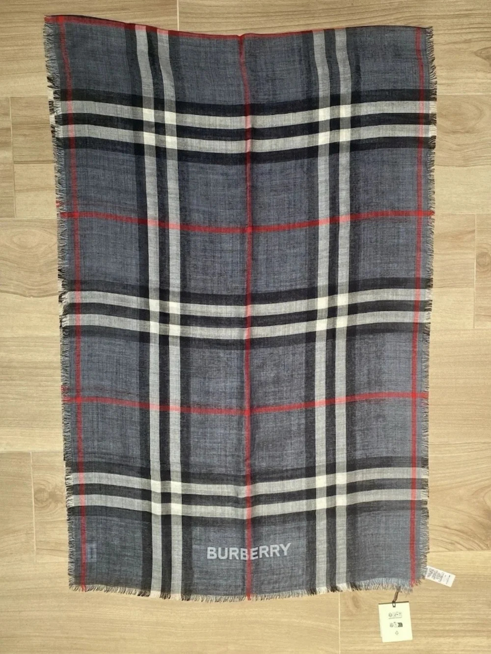 Burberry nwt giant